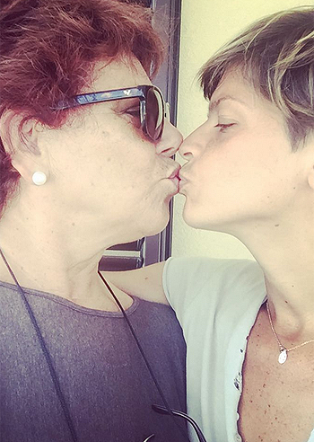 Alessandra Amoroso Bacia Mamma Angela Buongiorno Big Family Gossip It