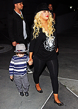 Christina Aguilera anche ora che � curvy non cambia il suo look: le foto