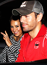 Enrique Iglesias e Anna Kournikova sono felicemente fidanzati da quasi 10 anni: foto