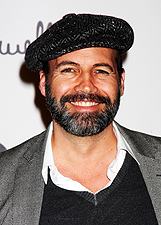 Billy Zane, ingrassato e con la barbara lunga, irriconoscibile all'inaugurazione della boutique Pomellato di Beverly Hills: le foto