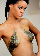 Rihanna nel suo nuovo video avr� un topless da 'donna-alligatore': le foto