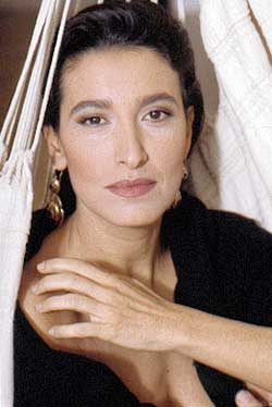 Grazia di Michele torna sulla scena con l'album 'naturale'