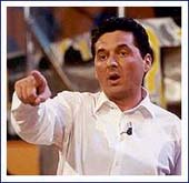 Teo Mammucari: "libero" in un mondo di streghe