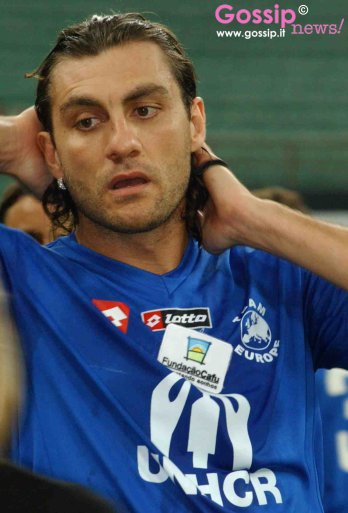 Campioni in campo per la solidarietà