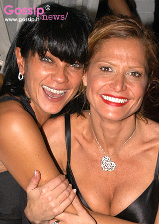 Naufraghi e Casalinghe disperate, Raidue tra reality e fiction