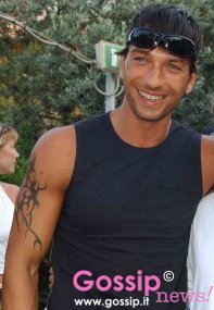 Costantino e gli altri: tanti auguri, Lele Mora!