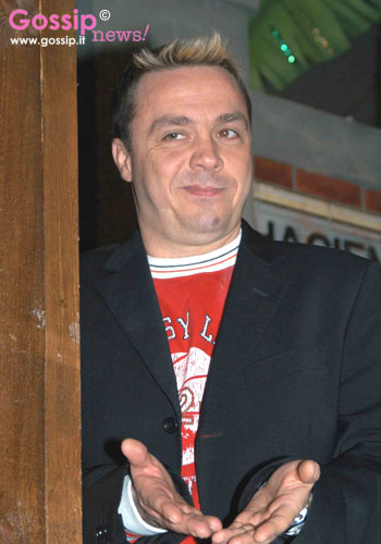 Gabriele Cirilli nei panni di un pulcino