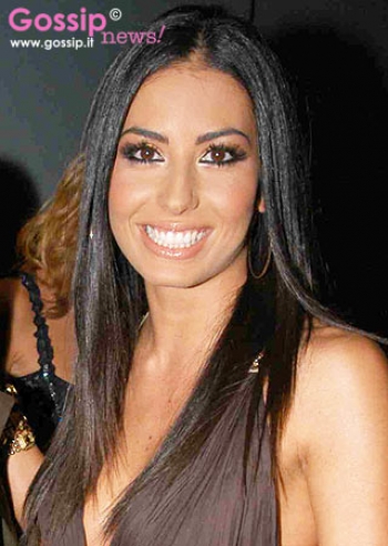 Gregoraci nell'occhio del disagio