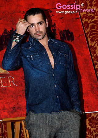 Colin Farrell canta con Nicola Colin Farrell canta con Nicola