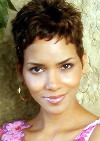 Halle Berry, mai più in bianco Halle Berry, mai più in bianco