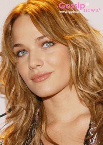 Milano Moda Donna: fashion e celebrities, minuto per minuto