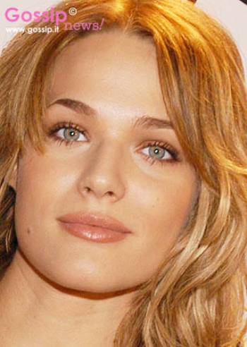 Laura si aggrappa all''Arca' Laura si aggrappa all''Arca'