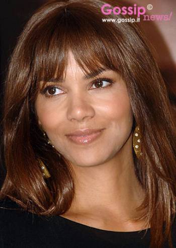 Halle Berry, un parto in azzurro