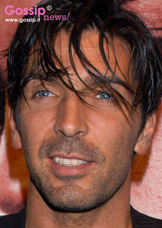 Gigi regala l'amore ad Alena