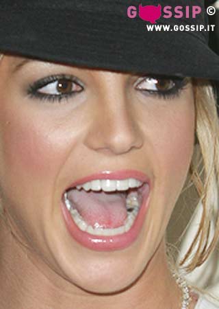 Sms piccanti e Britney dice addio al fotografo