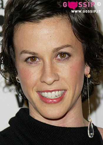 Alanis le canta a Reynolds Alanis le canta a Reynolds