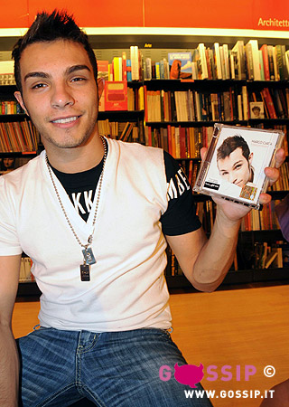 Marco, il cd e le fan