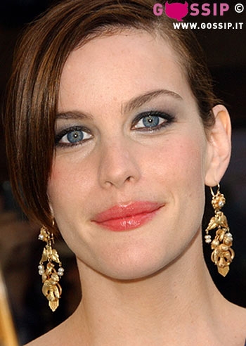 Liv Tyler tra le braccia di Hulk?