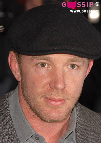 Guy Ritchie disperato senza Madonna ma la mamma...