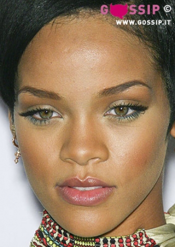 Rihanna, mai nuda per Playboy