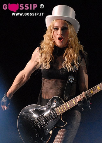 Madonna infiamma Roma