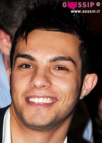 Marco Carta, un 'amico' a Sanremo