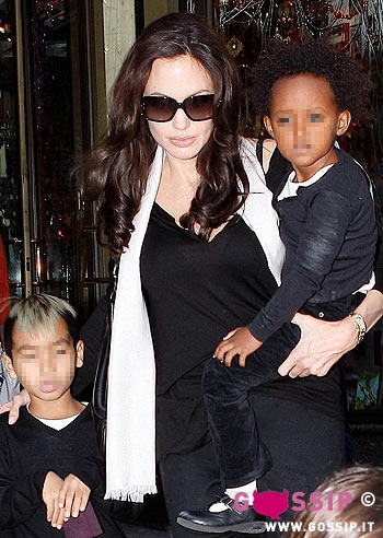 Angelina, che mamma!