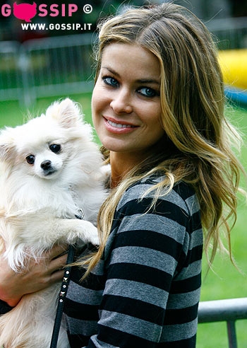 Carmen Electra per i cani