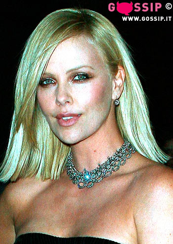 Theron sempre in 'Vogue'