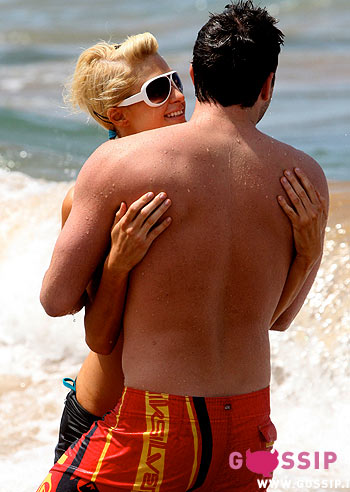 Paris alle Hawaii con il boyfriend