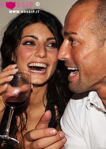 Bettarini-Togni, passione sotto il sole