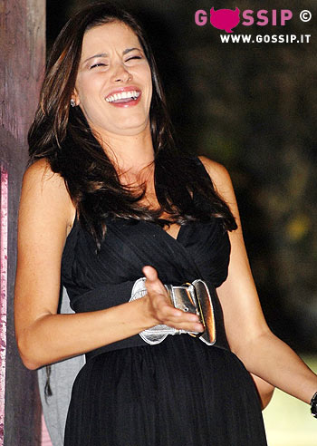 Yespica: grasse risate dopo il pianto