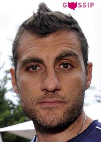 Vieri, due milioni per essere naufrago