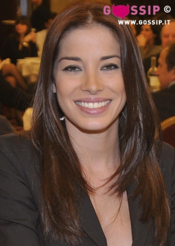 Aida Yespica torna single