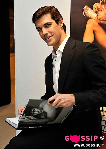 Bolle presenta il suo libro: hot