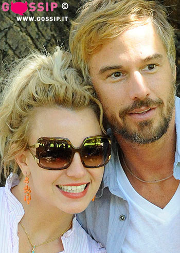 Matrimonio addio: Britney tradita?