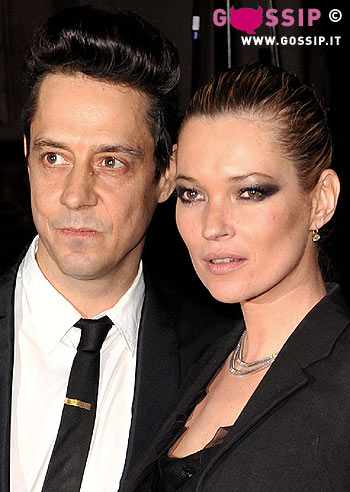 Proposta di matrimonio alle Antille per Kate Moss