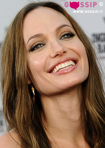 Angie ha tradito Brad