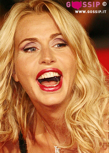 Valeria Marini è innamorata!