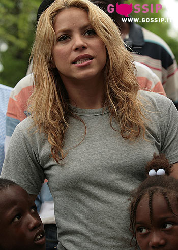 Shakira dal cuore d'oro: torna ad Haiti