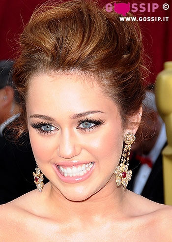 Miley Cyrus, stufa di essere trattata da ragazzina