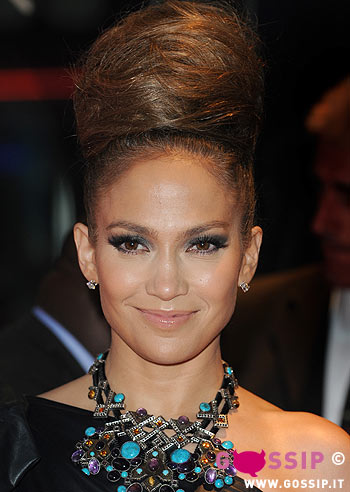 Jennifer, ma che acconciatura hai!