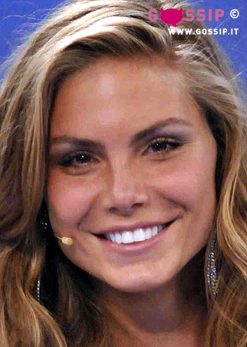 Nina Senicar, con i Borriello niente flirt