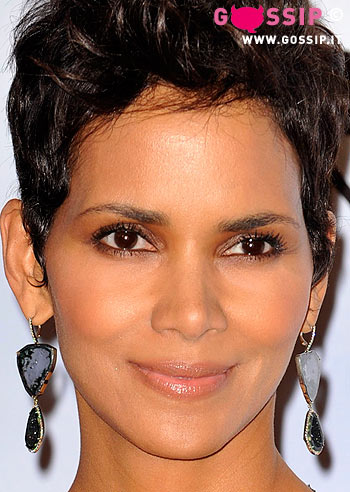 Halle Berry: Gabriel Aubry assunto come baby-sitter Halle Berry: Gabriel Aubry assunto come baby-sitter