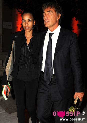 Massimo Giletti scherza con la moretta