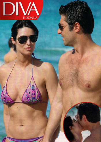 Edicola: l'Arcuri a Ibiza con Giovanni