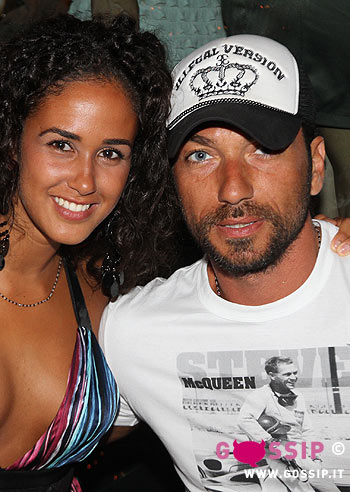 Costantino e la nuova fiamma in disco: le foto