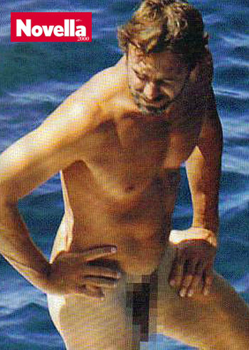 Edicola: Preziosi, nudo integrale a Pantelleria