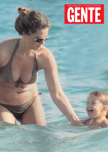 Edicola: Incontrada, un bikini perfetto