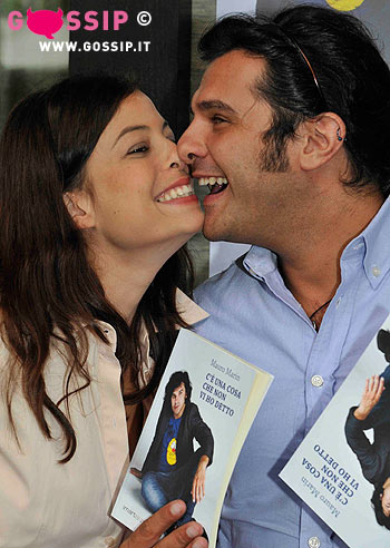 Marin e la Tommasi: baci da fidanzati, le foto